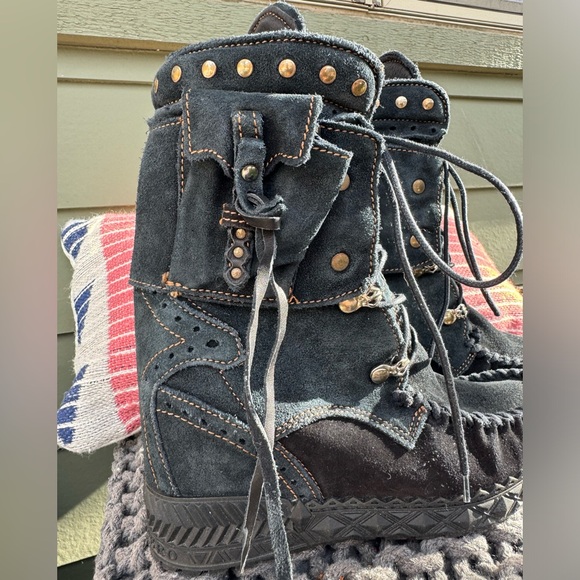 EUC 36 EL VAQUERO NIKILA SUEDE BOOTS - Picture 2 of 5